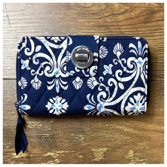Vera Bradley RFID Turnlock Wallet - Picture 2 of 7